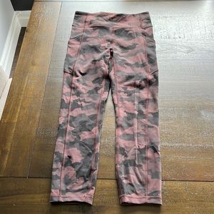 Lululemon Fast and Free high rise crop - Size 6 - Brown camo